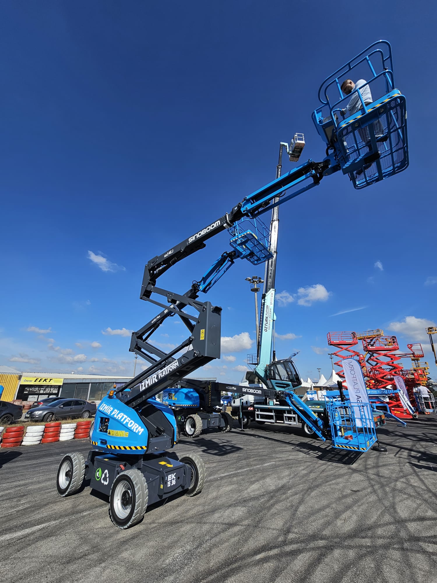 B�ZDEN HABERLER / PLATFORM G�NLER� 2023 AUTODROM �STANBUL FUARINDAYIZ. foto�raf� 35